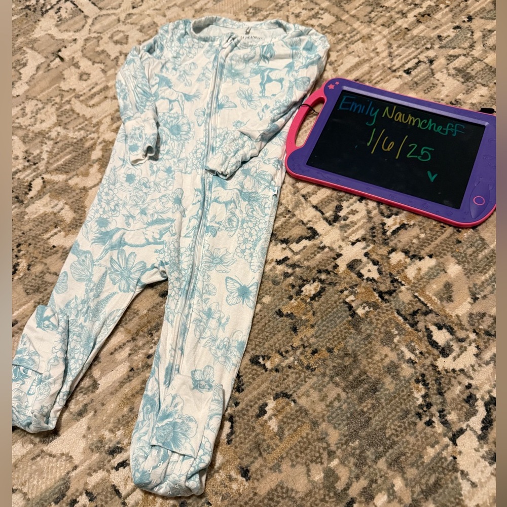 Posh Peanut convertible